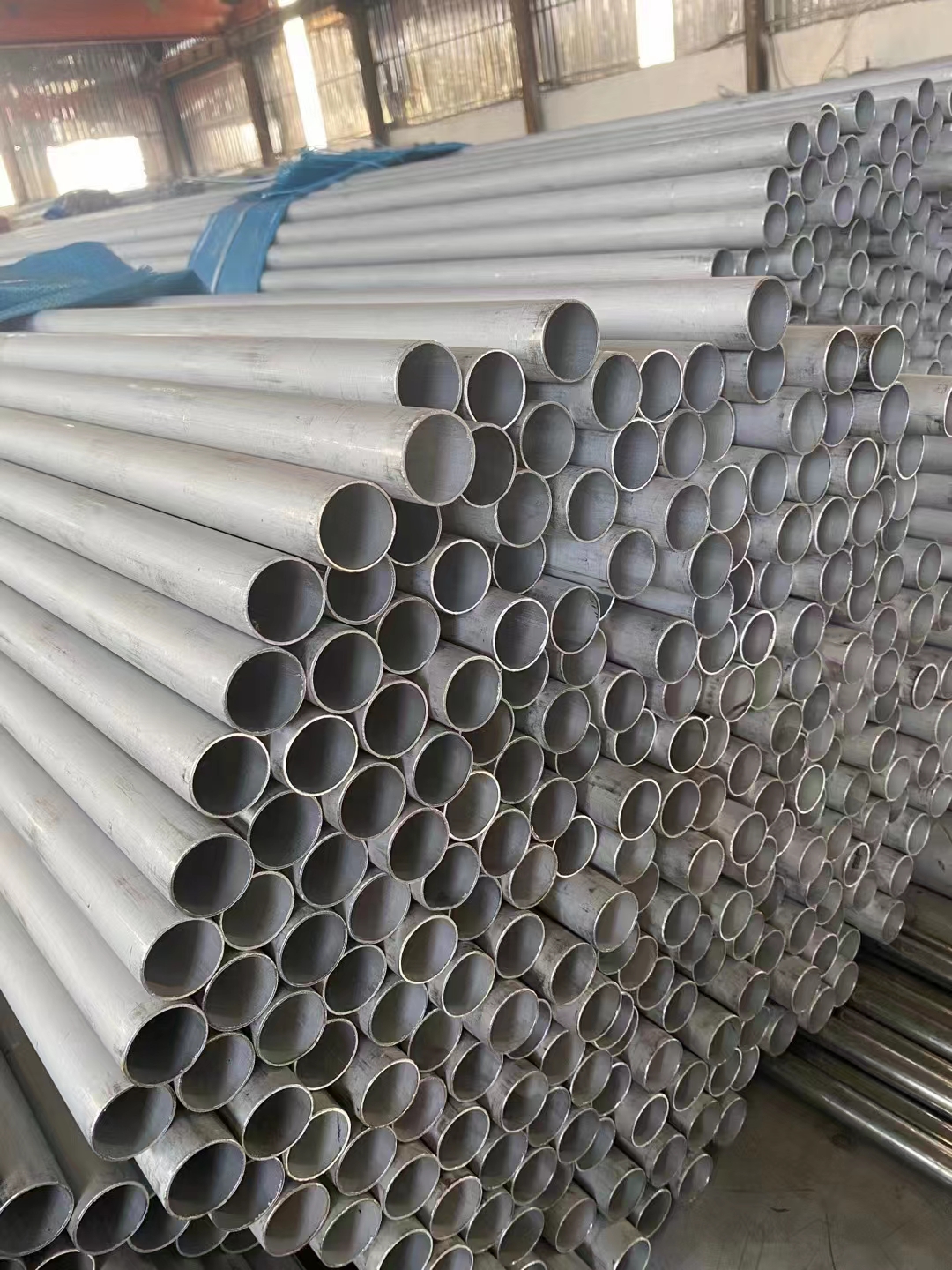 China stainless steel round tube manufacturers can process and customize various specifications and sizes